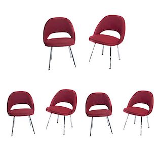 Eero Saarinen para Knoll Internacional. Años 60. Juego de sillas ejecutivas. Estructuras de metal cromado. Respaldos color guinda.Pzs:6