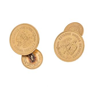 Par de mancuernillas en oro amarillo de 10k y 21.6k. Dos monedas de cinco pesos y dos monedas de 2 pesos. 12.6 g.