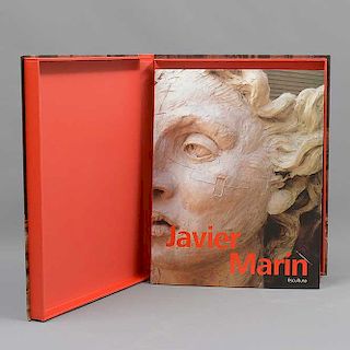 Mutis, Santiago.  Javier Marín. Escultura.  México: Landucci, 2004. 207 p. Primera edición.  Ilustrado en color....