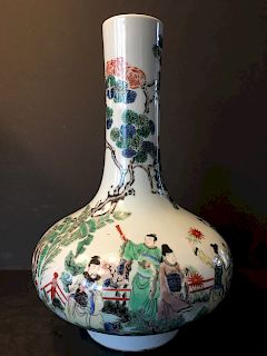 ANTIQUE Chinese Wucai Figurine Vase, 17th-18th century, Kangxi period