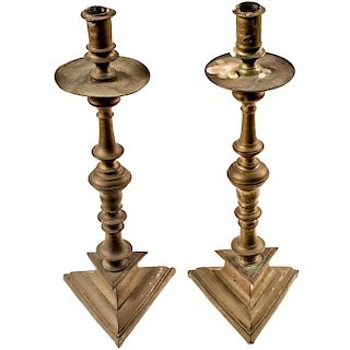 c. 1750 Colonial 17th Century Pair of Ornate Decorative Brass Metal Candlesticks