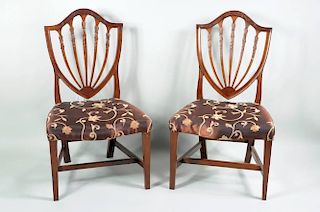 Pair Salem Hepplewhite Carved Mahogany Side Chairs