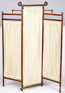 Child's bentwood dressing screen