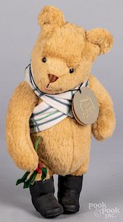 Winnie the pooh teddy bear