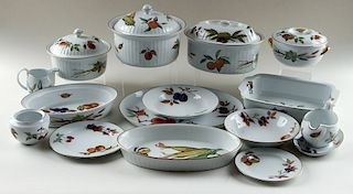 THIRTY-NINE PIECES ROYAL WORCESTER PORCELAIN
