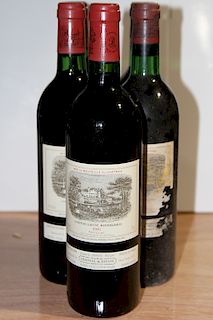 A COLLECTION OF ESTATE WINE 5 BOTTLES