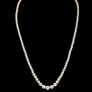 Graduated Cultured Pearl Necklace with 14k White Gold Clasp