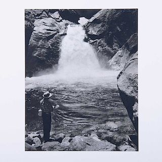 Josef Muench. Pescando en el río Roaring. Fotograbado impreso en los Estados Unidos de América, Ca. 1940. 16 X 12.5 cm