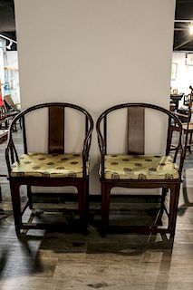 PAIR OF HUALI HORSHOE BACK CHAIRS, LATE QING DYNASTY