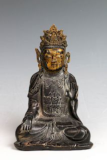 PARCEL GILT BRONZE SEATED FIGURE OF GUANYIN