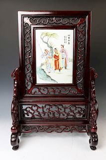 FAMILLE ROSE FIGURAL PANEL AND STAND, CHUANGHUI