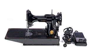 Singer Featherweight Sewing Machine with Accessories