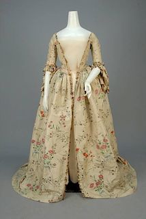 PRINTED SILK OPEN ROBE, FRENCH, 1755 - 1775.