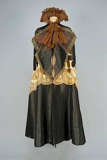 PIECED WARP PRINTED and CHANGEABLE SILK CAPE, 19th C.
