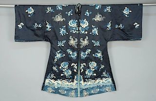 CHINESE SILK EMBROIDERED ROBE, EARLY 20th C.