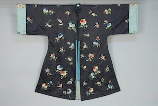 CHINESE SILK EMBROIDERED ROBE