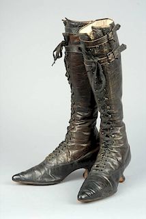UNUSUAL CAMMEYER HIGH LACING BOOTS, 1890s.