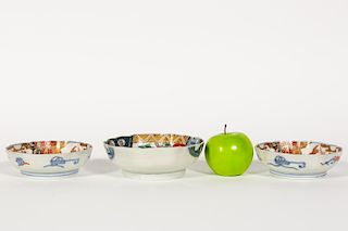 Three Japanese Imari Decorated Scalloped Bowls