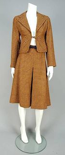 GALANOS HOUNDSTOOTH SKIRT SUIT, 1960s.
