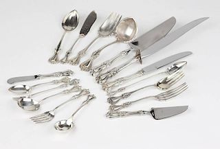 An ''Old Colonial'' sterling silver flatware service