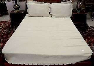 Sferra queen size linen coverlet and two pillow shams.