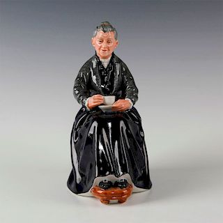 ROYAL DOULTON FIGURINE, THE CUP OF TEA HN2322