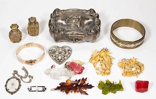 ASSORTED COSTUME JEWELRY AND OTHER ARTICLES, LOT OF 14