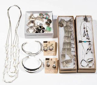 ASSORTED STERLING SILVER JEWELRY, LOT OF 32