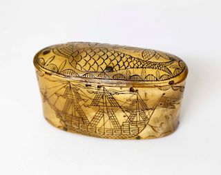 FINE ENGLISH CARVED AND SCRIMSHAWED HORN SNUFF BOX
