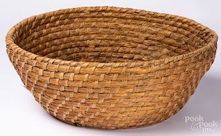 Large Pennsylvania rye straw basket