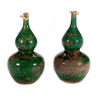Two Chinese gourd jars.