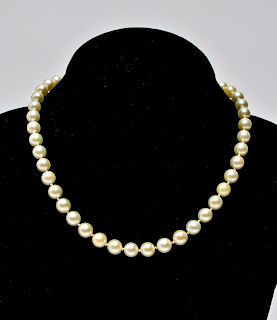 18K Yellow Gold Clasp & Pearls Choker / Necklace