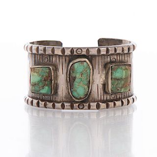 NATIVE AMERICAN SILVER BRACELET WITH GREEN TURQUOISE