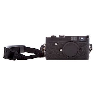 Leica M 2 Black Camera Body