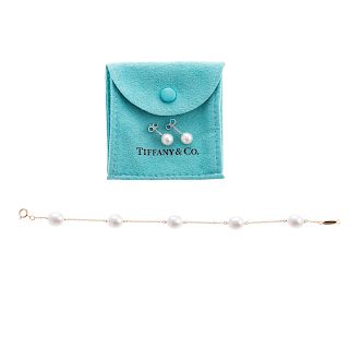 A Tiffany & Co Pearl Bracelet & Earrings in 18K