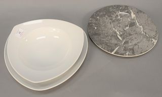 Set of eight Villeroy and Boch porcelain dinner plates (Dia. 11 1/4 in), along with six Thomas Rosenthal triangular plates and bowls.