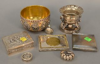 Silver lot with boxes to include Master salt and pill boxes along with a brass and silver bowl, troy ounces: 18.3. Provenance: An Es...