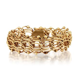 A Gold Multi-Link Bracelet
