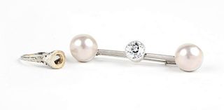 A diamond and pearl jewelry set