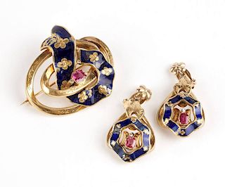 A collection of antique gold and enamel jewelry