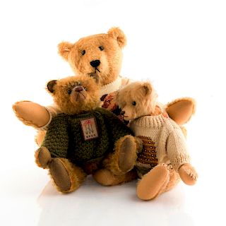 3 ARTICULATED BEARS WITH SWEATERS