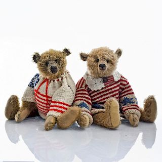 GROUP OF 2 TEDDY BEARS WITH AMERICAN FLAG SWEATERS