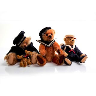 GROUP OF 4 COLLECTABLE TEDDY BEARS
