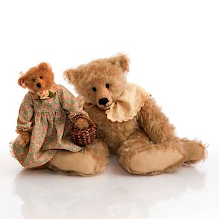 MOTHER AND DAUGHTER VINTAGE BEARS