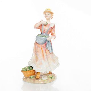 ROYAL DOULTON FIGURINE, COUNTRY LOVE HN2418