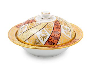 A Worcester Covered Dish<br>FIRST HALF 19TH CENTU