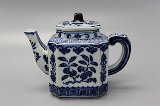Chinese blue and white porcelain teapot. Xuande mark. 