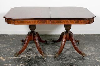 Georgian Style Pedestal Dining Table with Leaves
