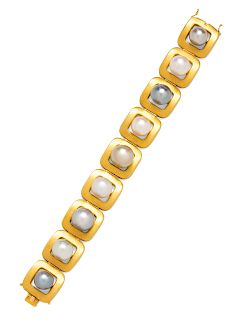 An 18 Karat Yellow Gold, Cultured Tahitian and South Sea Pearl Bracelet, beta,