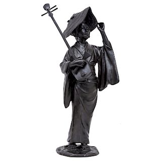 LADY PLAYING THE SHAMISEN. JAPAN, BEGINNING OF THE 20TH CENTURY.  Bronze with black patina. Signed.